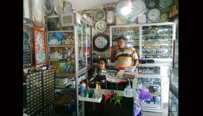 Jelang Gerhana Matahari, Penjualan Kacamata Hitam Stagnan Jelang Gerhana Matahari, Penjualan Kacamata Hitam Stagnan