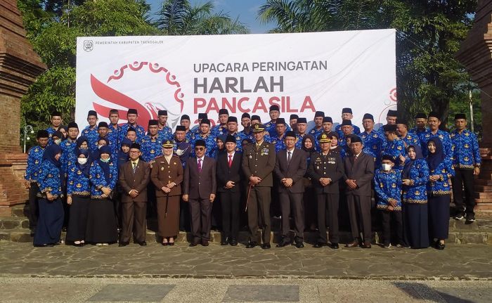 Peringati Harlah Pancasila, Bupati Arifin: Jangan Terbebani Hal Ribet Dalam Membangun Trenggalek Peringati Harlah Pancasila, Bupati Arifin: Jangan Terbebani Hal Ribet Dalam Membangun Trenggalek