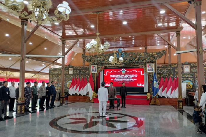 Sempat Hitung Ulang, Cakades Terpilih Banyoneng Laok Resmi Dilantik Sempat Hitung Ulang, Cakades Terpilih Banyoneng Laok Resmi Dilantik