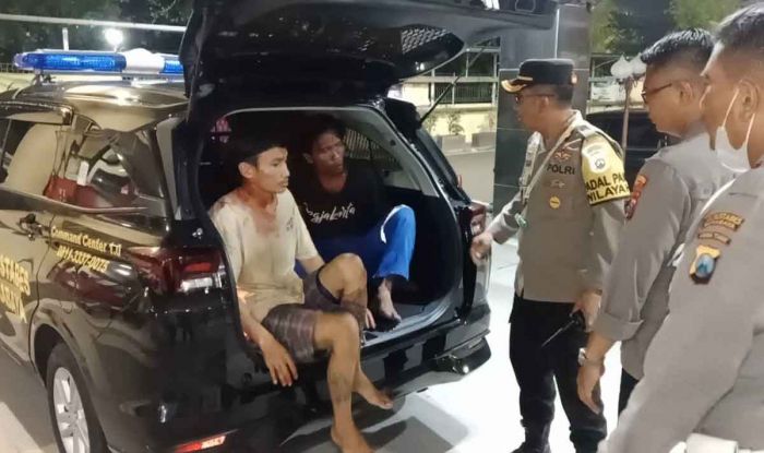 Dua Pelaku Curanmor Ditangkap dan Jadi Bulan-bulanan Massa di Jalan Medokan Semampir Dua Pelaku Curanmor Ditangkap dan Jadi Bulan-bulanan Massa di Jalan Medokan Semampir