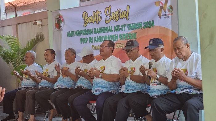 Peringati Harkopnas ke-77, PKP RI Gresik Berbagi Sembako pada 100 Abang Becak Peringati Harkopnas ke-77, PKP RI Gresik Berbagi Sembako pada 100 Abang Becak