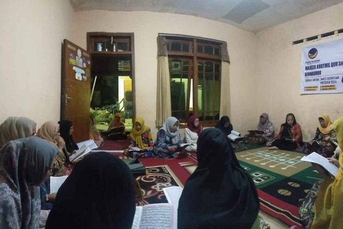 Malam 27 Ramadhan, ​9.999 Warga Jawa Timur Ikuti Khotmil Quran Binnadhor dan Doakan Anies Baswedan