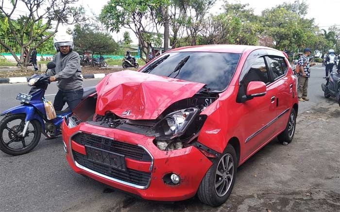 Kecelakaan Beruntun di Depan Pabrik Gula Candi, Libatkan 2 Mobil dan 1 Motor Kecelakaan Beruntun di Depan Pabrik Gula Candi, Libatkan 2 Mobil dan 1 Motor