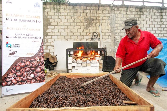 UMKM UD Cangkir Produk Kopi di Rembang Sukses Miliki 300 Reseller, Berkat Mentoring Semen Gresik UMKM UD Cangkir Produk Kopi di Rembang Sukses Miliki 300 Reseller, Berkat Mentoring Semen Gresik