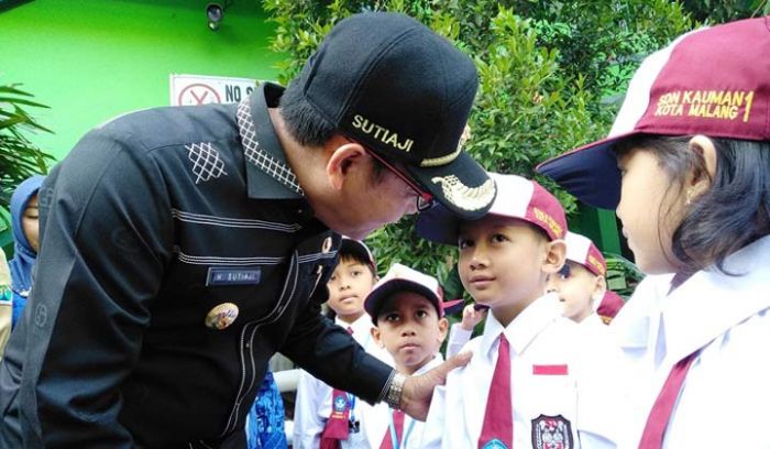 Wali Kota Malang Berikan Pengarahan ke Ratusan Siswa SD dan SMP Wali Kota Malang Berikan Pengarahan ke Ratusan Siswa SD dan SMP