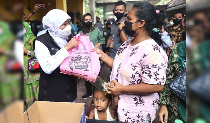 Stabilkan Harga Minyak Goreng, Pemprov Jatim Gelar Operasi Pasar Stabilkan Harga Minyak Goreng, Pemprov Jatim Gelar Operasi Pasar