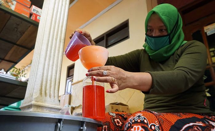 Dari Usaha Laundry ke Hand Soap, Pemkot Kediri Dampingi Nida Ikuti UKM Berprestasi Jatim Dari Usaha Laundry ke Hand Soap, Pemkot Kediri Dampingi Nida Ikuti UKM Berprestasi Jatim