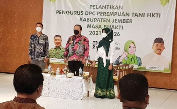 Ning Lia Apresiasi Bupati Hendy di Pelantikan Pertani HKTI Jember