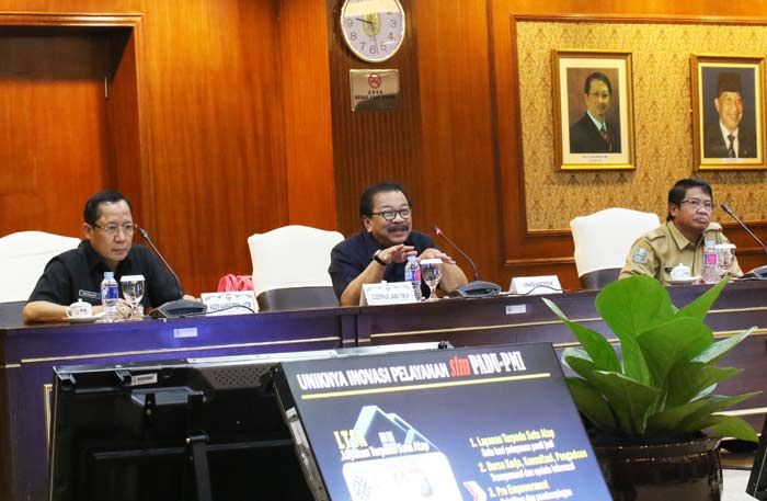 Kabinet Arabika dan simPadu-PMI Unggulan 40 Top Inovasi Jatim Kabinet Arabika dan simPadu-PMI Unggulan 40 Top Inovasi Jatim