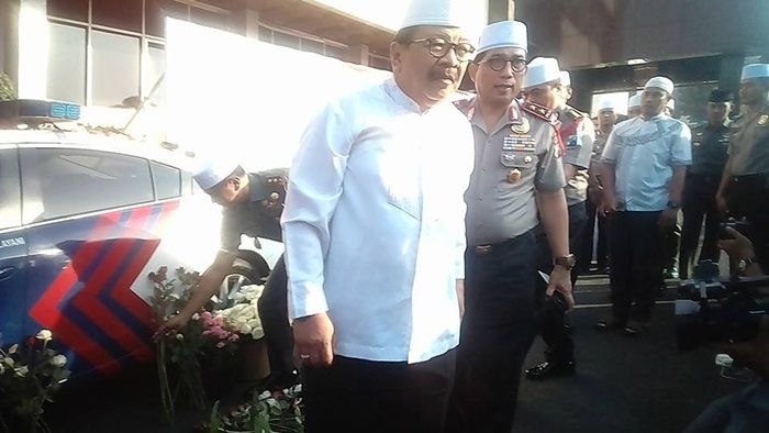 Polda Jatim Gelar Istighosah Doakan Pilkada Damai dan 5 Anggota Polri yang Gugur Polda Jatim Gelar Istighosah Doakan Pilkada Damai dan 5 Anggota Polri yang Gugur