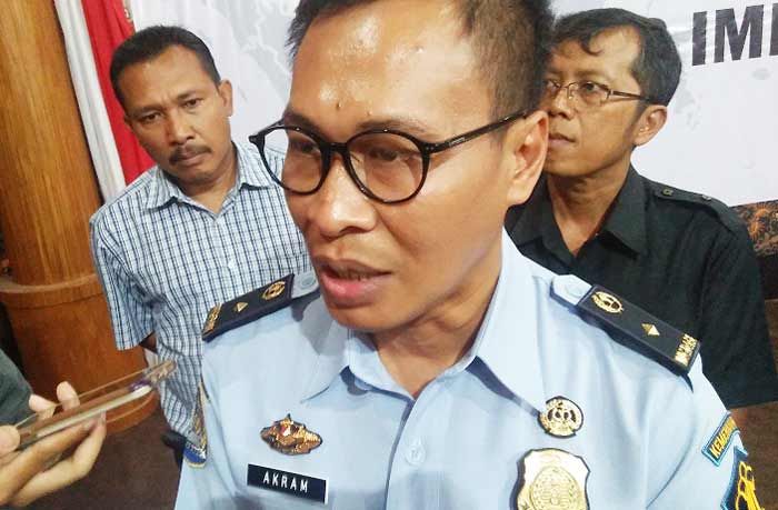 Kantor Imigrasi Blitar Tindak Empat WNA Bermasalah Kantor Imigrasi Blitar Tindak Empat WNA Bermasalah