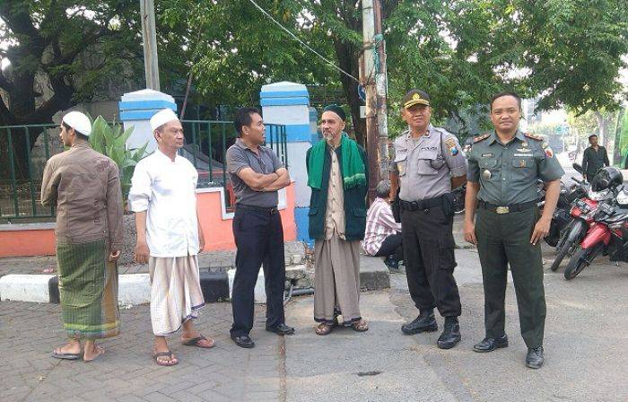 Ratusan Massa dari Semampir Surabaya Menuju Jakarta Ratusan Massa dari Semampir Surabaya Menuju Jakarta
