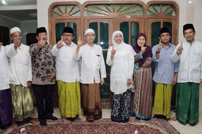 Kiai Bangkalan Pastikan Dukungan: Khofifah Pemimpin Amanah dan Pro Rakyat Kiai Bangkalan Pastikan Dukungan: Khofifah Pemimpin Amanah dan Pro Rakyat