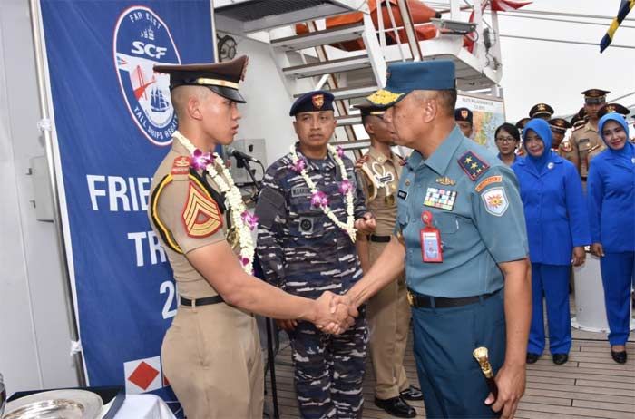 Pangkoarmada II Sambut Kedatangan KRI Bimasuci