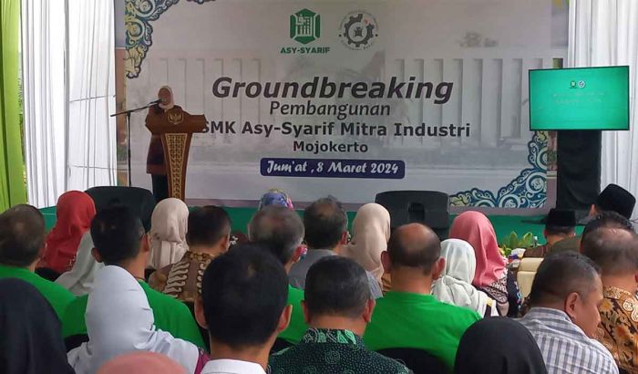 Di Mojokerto, Menaker Ida Fauziyah Apresiasi Pembangunan SMK Asy-Syarif Mitra Industri