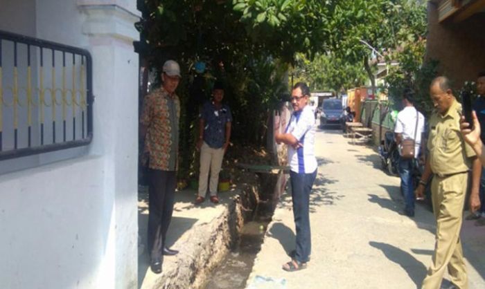 Sidak Komisi I DPRD Sampang Temukan Sejumlah Penyimpangan Proyek Sidak Komisi I DPRD Sampang Temukan Sejumlah Penyimpangan Proyek