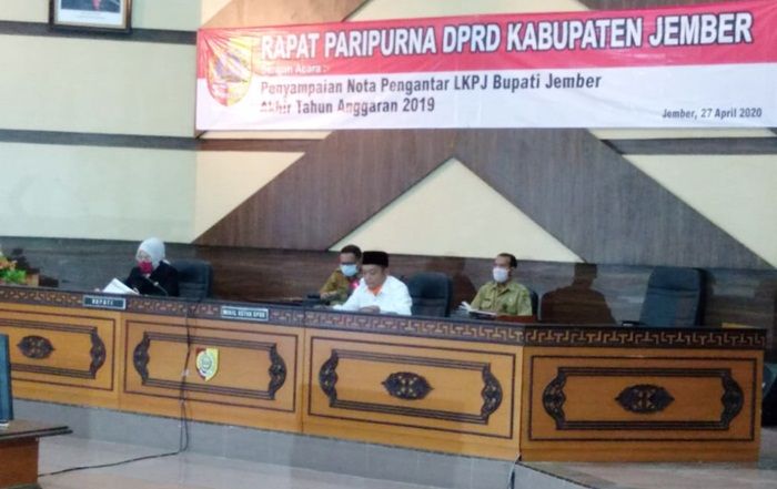 Aksi Walk Out Fraksi PKS Warnai Paripurna LKPJ Bupati Jember Aksi Walk Out Fraksi PKS Warnai Paripurna LKPJ Bupati Jember
