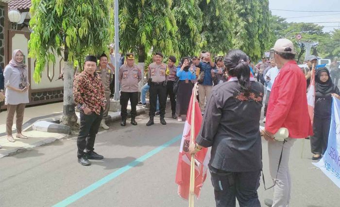 Didemo GMNI soal Sembako dan Jalan Rusak, Wakil Ketua DPRD Trenggalek Bilang Begini