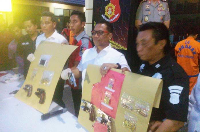 Polda Jatim Tangkap Perakit Senjata Api dari Lumajang Polda Jatim Tangkap Perakit Senjata Api dari Lumajang