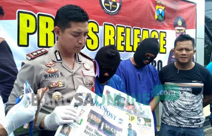 Peras Kades Rp 100 Juta, Dua Oknum Wartawan "Bodrek" Diringkus Polres Bojonegoro