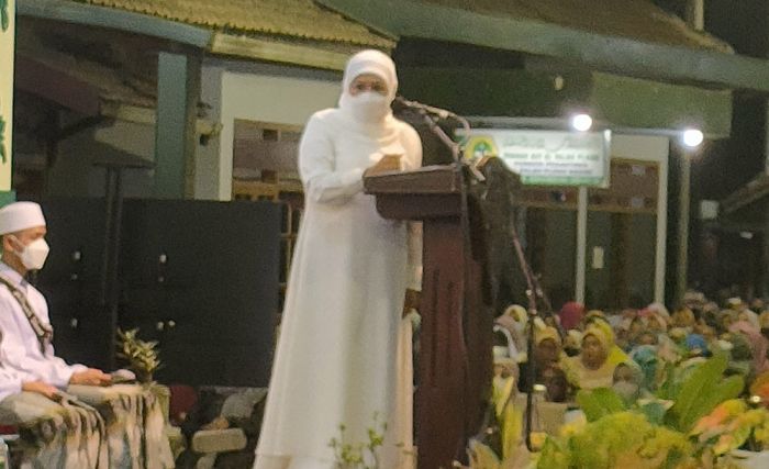 Hadiri Haflah di Pesantren Al-Falah Kediri, Gubernur Jatim Minta Ponpes Hindari Rentenir