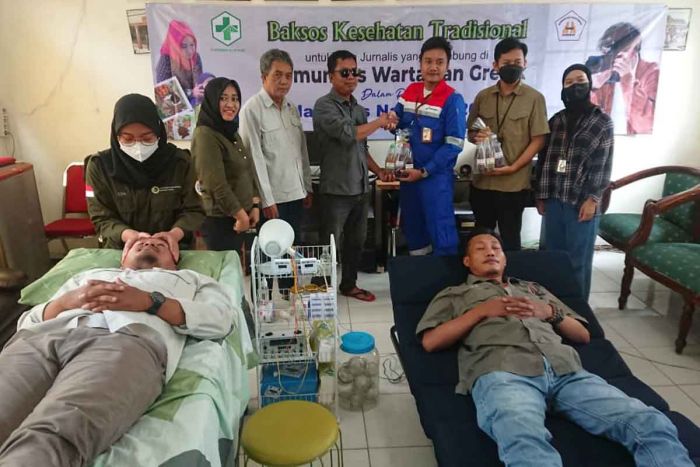 Peringati HPN 2023, KWG Adakan Pijat Refleksi untuk Manjakan Wartawan Peringati HPN 2023, KWG Adakan Pijat Refleksi untuk Manjakan Wartawan