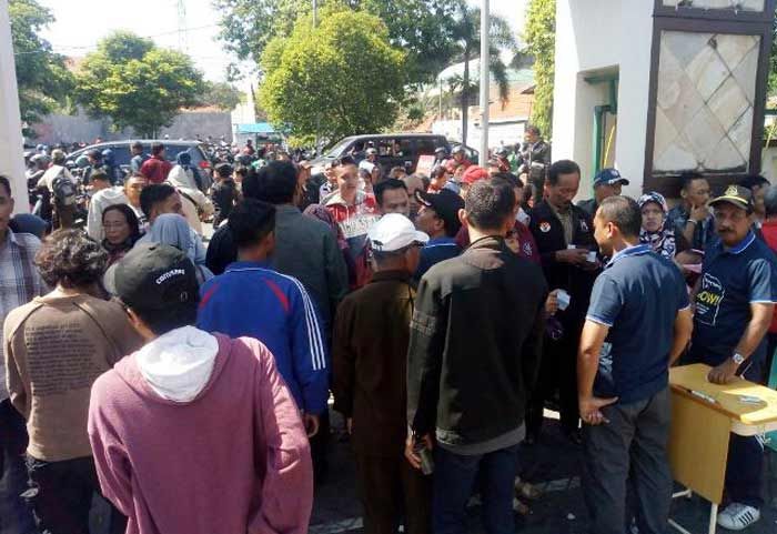 Pelanggar Lalin Keluhkan Tak Berlakunya e-Tilang, Terpaksa Antre di Kejaksaan Pelanggar Lalin Keluhkan Tak Berlakunya e-Tilang, Terpaksa Antre di Kejaksaan