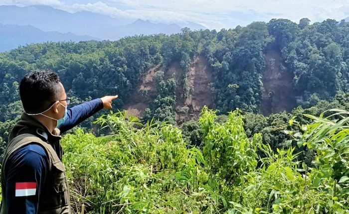 Tebing di Timur Gunung Gede Laharpang Longsor, Picu Banjir Bandang Besowo Tebing di Timur Gunung Gede Laharpang Longsor, Picu Banjir Bandang Besowo
