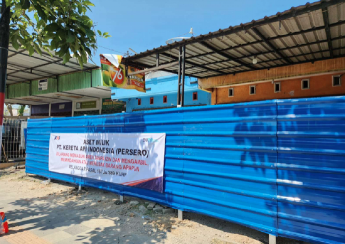PT KAI Daop 8 Lakukan Penertiban Pengamanan Aset Lahan Ruko di Bojonegoro PT KAI Daop 8 Lakukan Penertiban Pengamanan Aset Lahan Ruko di Bojonegoro