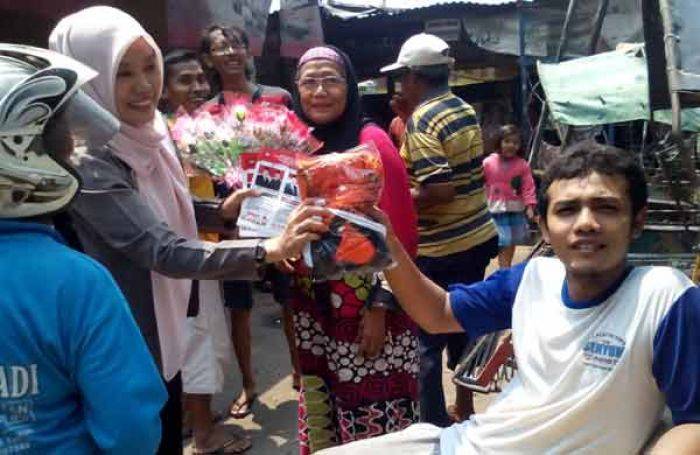 Tekan Angka Golput, KPU Tuban Bagikan 1.000 Kaos Tekan Angka Golput, KPU Tuban Bagikan 1.000 Kaos