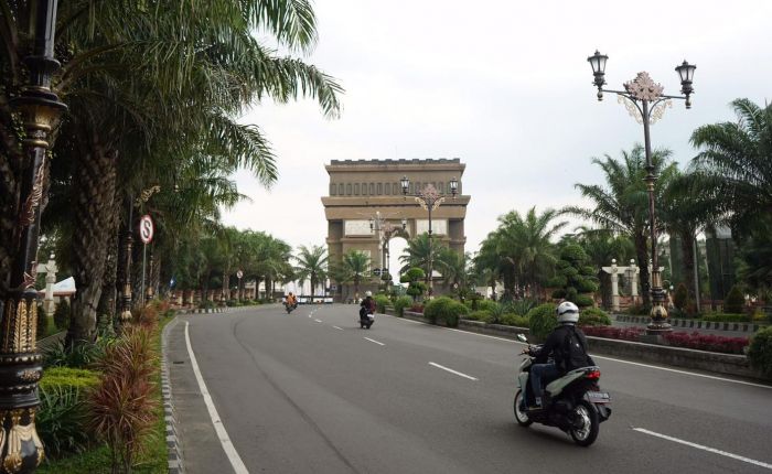 Percantik Kawasan Jalan Soekarno-Hatta, ini yang akan Dilakukan Bupati Kediri Percantik Kawasan Jalan Soekarno-Hatta, ini yang akan Dilakukan Bupati Kediri