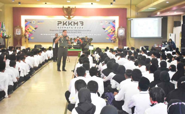 Dandim 0831/Surabaya Timur Bekali 600 Mahasiswa Baru Unitomo dengan Kesadaran Bela Negara