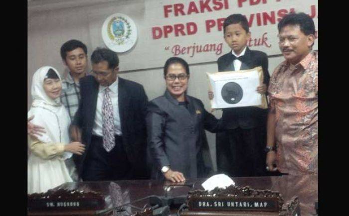 Pato Sayyaf Akhirnya Ikut Ujian Nasional, F-PDIP Janjikan Bertemu Megawati Pato Sayyaf Akhirnya Ikut Ujian Nasional, F-PDIP Janjikan Bertemu Megawati