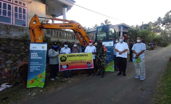 Peduli Korban Gempa, SIG Salurkan Ribuan Sembako dan Semen Peduli Korban Gempa, SIG Salurkan Ribuan Sembako dan Semen