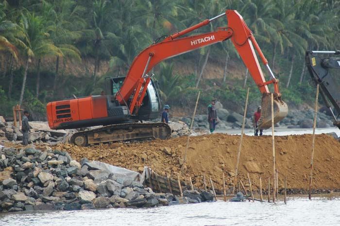 Proyek Pelabuhan Prigi Bernilai Miliaran, Tapi Tak Ada Schedule Kerja, Safety Pekerja, dan P3K