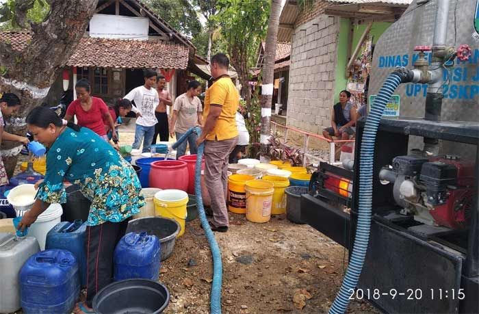 Atasi Kekeringan di Pacitan, BPBD dan Dinas Kelautan Pemprov Jatim Fokus Dropping Air Atasi Kekeringan di Pacitan, BPBD dan Dinas Kelautan Pemprov Jatim Fokus Dropping Air
