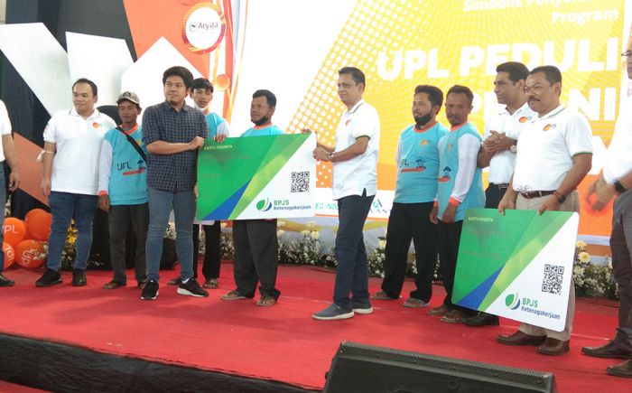 UPL Group Salurkan BPJamsostek ke 1.200 Petani di Nganjuk UPL Group Salurkan BPJamsostek ke 1.200 Petani di Nganjuk