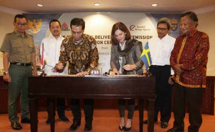 Serah Terima Sertifikat Penurunan Emisi, Semen Indonesia Buktikan Peduli Lingkungan Serah Terima Sertifikat Penurunan Emisi, Semen Indonesia Buktikan Peduli Lingkungan