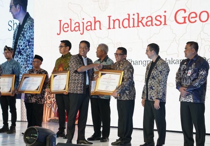 Aktif Dorong Indikasi Geografis, Kemenkumham Jatim Raih Penghargaan Menteri Hukum Aktif Dorong Indikasi Geografis, Kemenkumham Jatim Raih Penghargaan Menteri Hukum