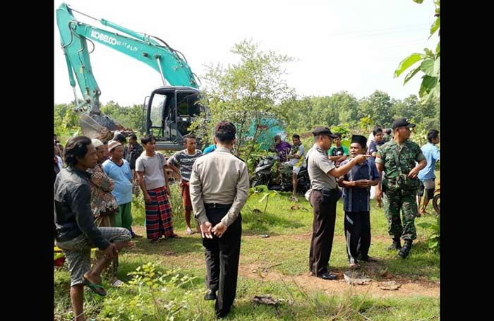 Ratusan Warga Blumbungan Tolak Galian Tanah di Pamekasan Ratusan Warga Blumbungan Tolak Galian Tanah di Pamekasan