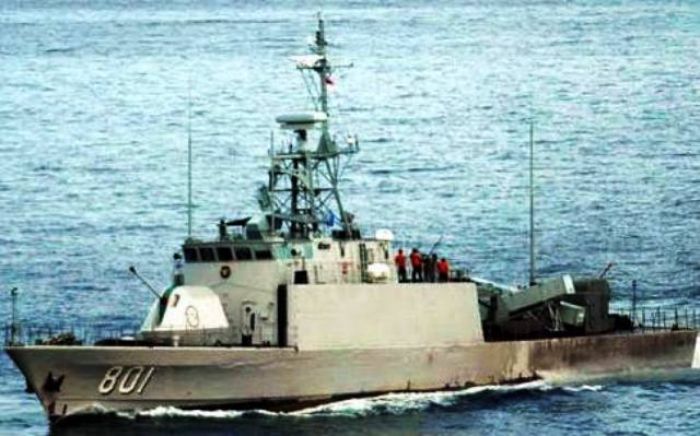 KRI Pandrong-801 Tangkap Dua Kapal Tongkang