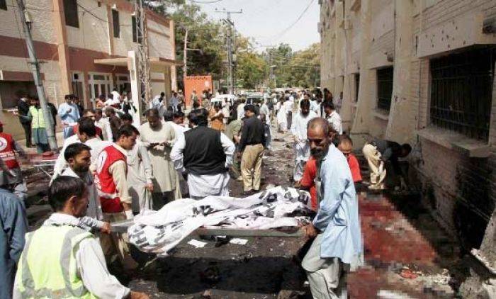 Bom Meledak di Rumah Sakit Pakistan: 53 Orang Tewas, Sebagian Besar Jurnalis dan Pengacara Bom Meledak di Rumah Sakit Pakistan: 53 Orang Tewas, Sebagian Besar Jurnalis dan Pengacara