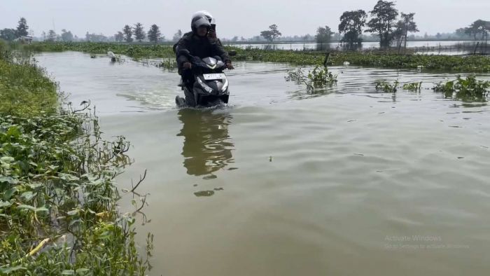 Luapan Sungai Bengawan Jero Rendam Desa Kalitengah, Warga Berharap Solusi dari Pemkab Lamongan Luapan Sungai Bengawan Jero Rendam Desa Kalitengah, Warga Berharap Solusi dari Pemkab Lamongan