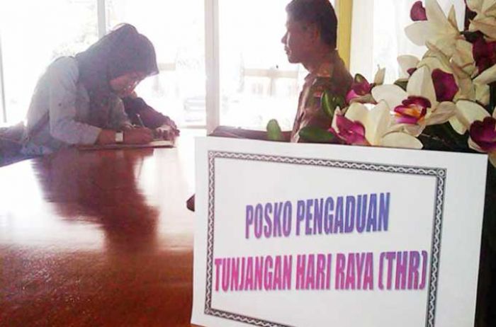 Bupati Gresik Buka Posko Pengaduan THR Bupati Gresik Buka Posko Pengaduan THR