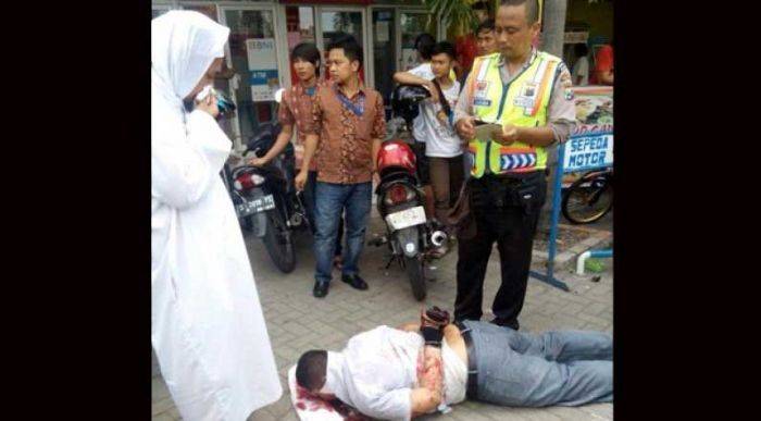 Maling ATM di Swalayan Bravo Jombang Gondol Rp 100 Juta, Dihajar Massa Maling ATM di Swalayan Bravo Jombang Gondol Rp 100 Juta, Dihajar Massa
