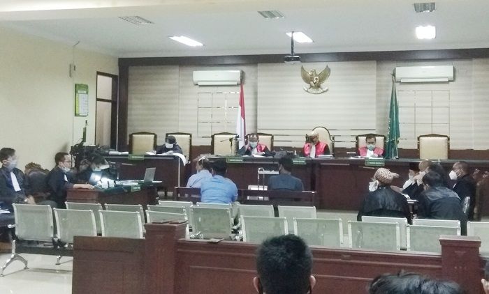 Sidang Kasus Korupsi Bupati Sidoarjo Nonaktif: Naning Akui Serahkan Rp 200 Juta ke Saiful Ilah Sidang Kasus Korupsi Bupati Sidoarjo Nonaktif: Naning Akui Serahkan Rp 200 Juta ke Saiful Ilah