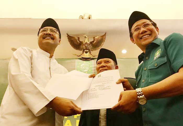 DPP PKB Akhirnya Resmi Serahkan Rekom ke Gus Ipul sebagai Bacagub Jatim DPP PKB Akhirnya Resmi Serahkan Rekom ke Gus Ipul sebagai Bacagub Jatim