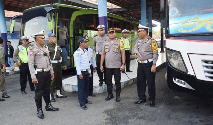 Polres Pamekasan Gelar Tes Urine dan Pengobatan Gratis di Terminal Ronggo Sukowati Polres Pamekasan Gelar Tes Urine dan Pengobatan Gratis di Terminal Ronggo Sukowati