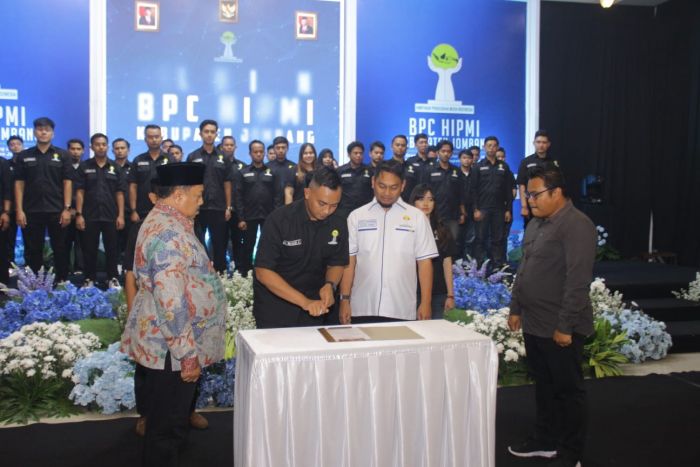 Pelantikan Pengurus BPC HIPMI Jombang, BPD Targetkan 10 Ribu Pengusaha Muda Baru Pelantikan Pengurus BPC HIPMI Jombang, BPD Targetkan 10 Ribu Pengusaha Muda Baru