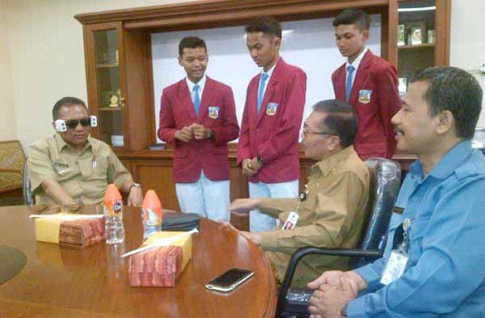 SMAN I Manyar dan SMAN I Gresik Ikuti Lomba di Sri Lanka SMAN I Manyar dan SMAN I Gresik Ikuti Lomba di Sri Lanka